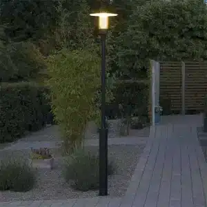 Lamp post light in matt black finish made from aluminium