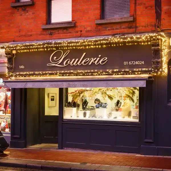 300 low voltage connectable LED cluster Christmas lights in warm white shop front display