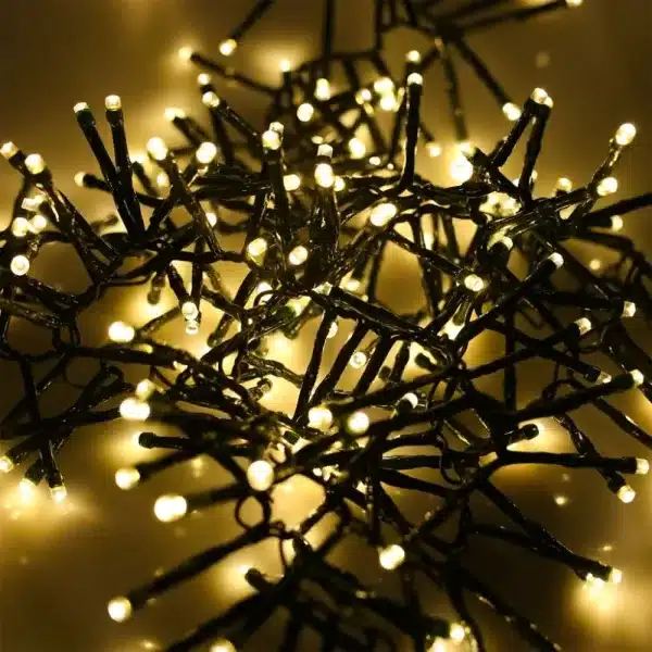 800 LED cluster Christmas lights for indoor and outdoor use warm white