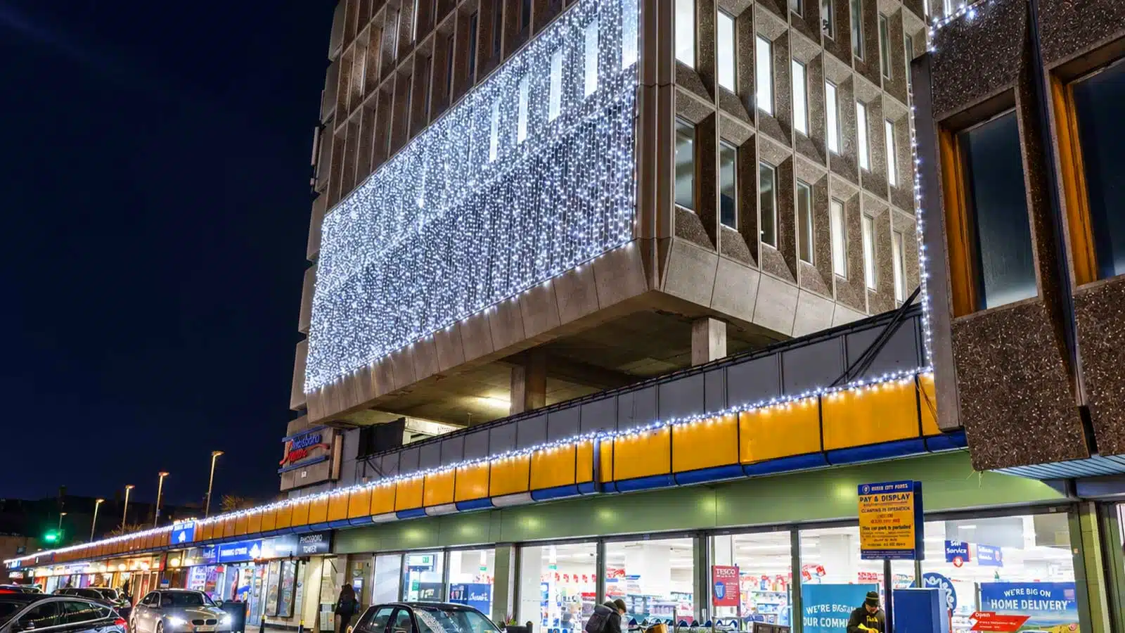 Connectable 10m drop ice white LED curtain lights shopping centre display
