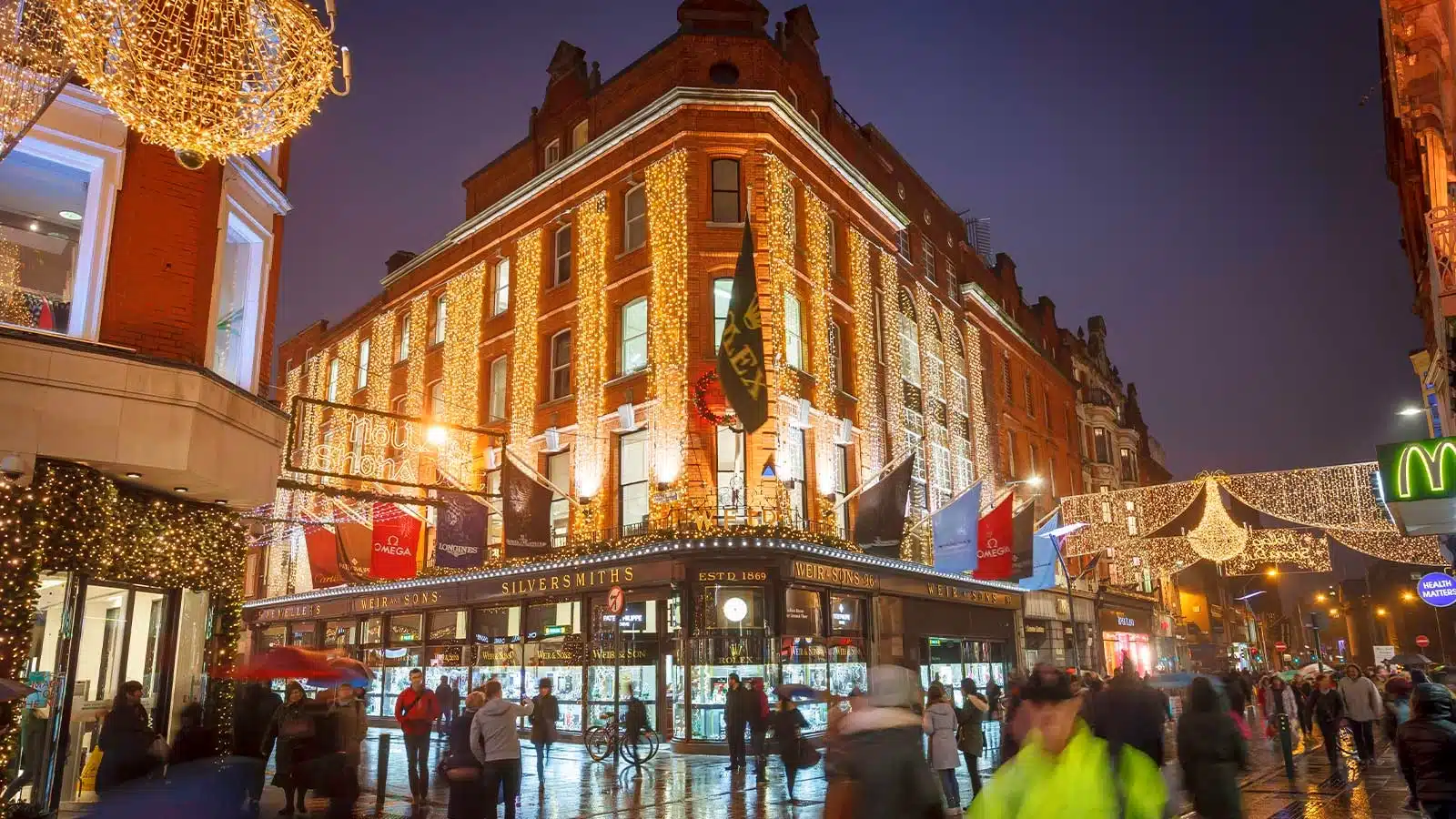Connectable 10m drop ice white LED curtain lights city centre weir & sons building display