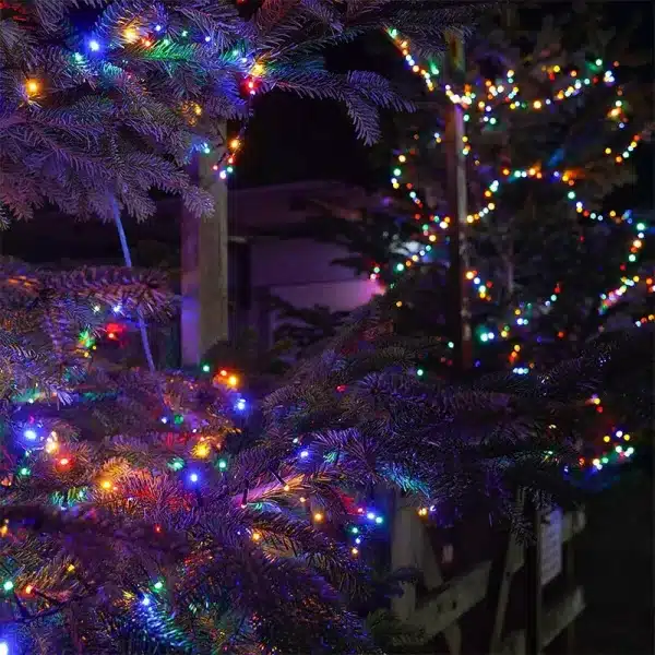 Connectable multicolour indoor Christmas lights tree display