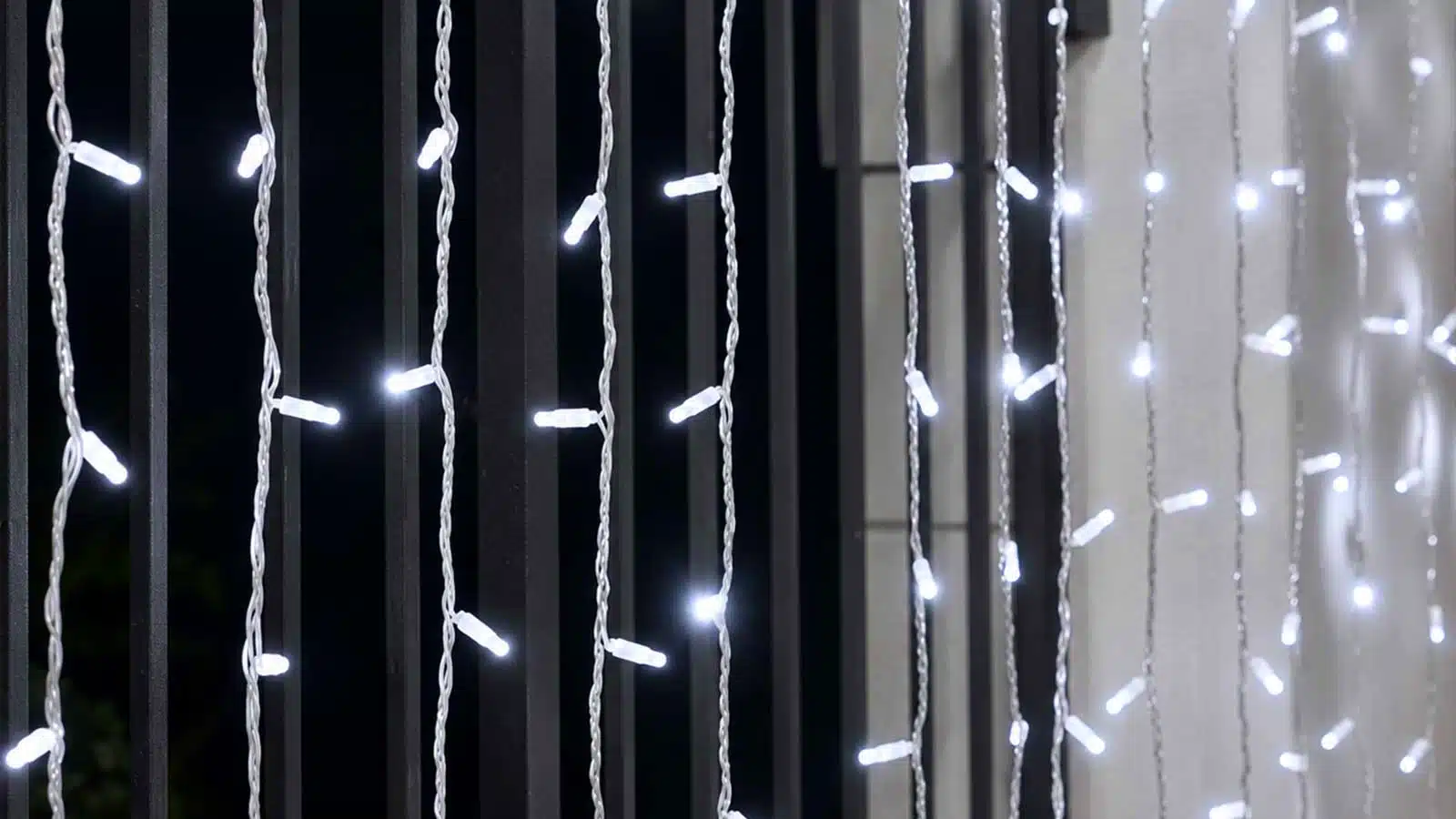Connectable ice white LED curtain lights 3m drop for indoor use