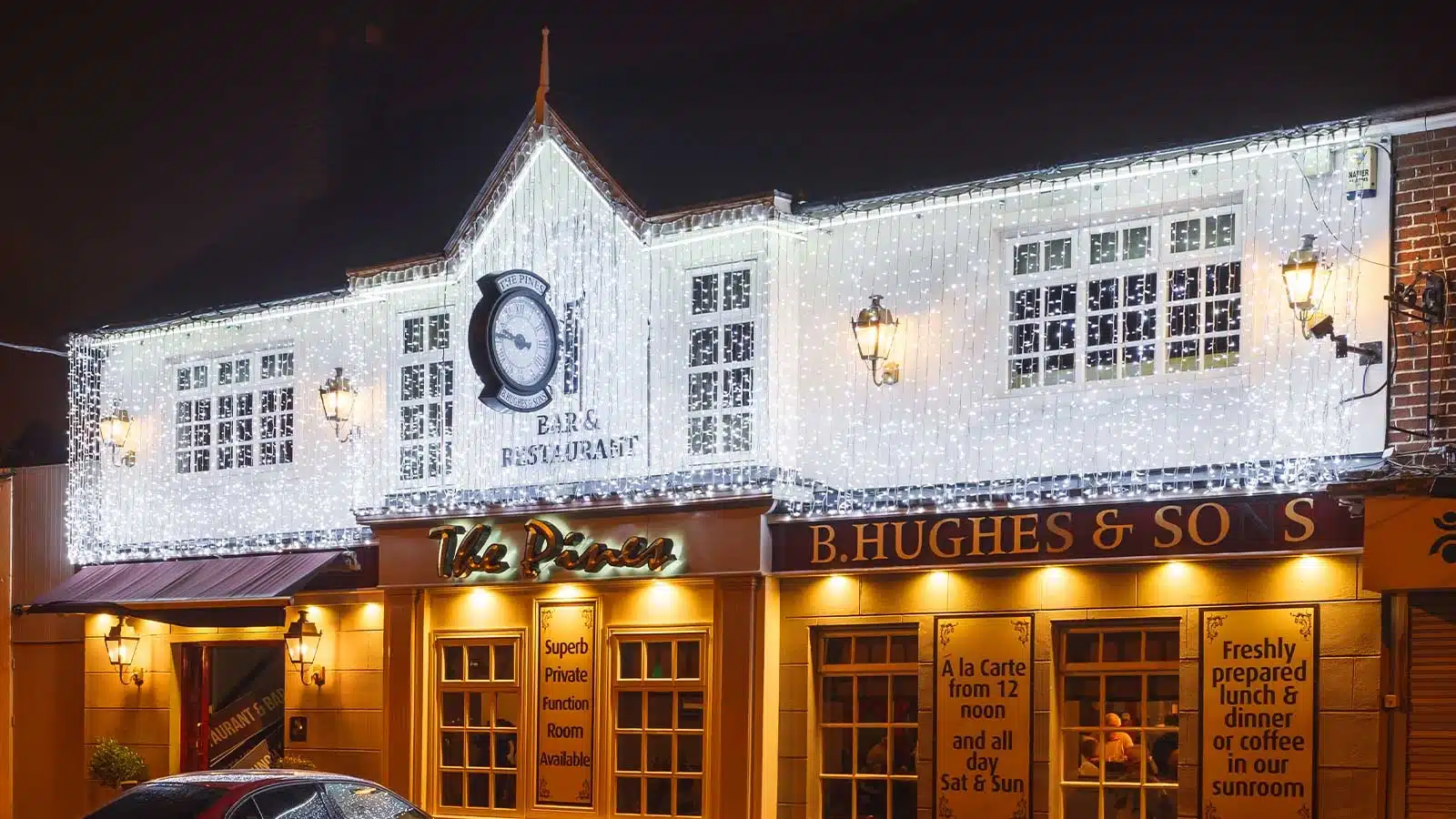 Ice white connectable LED curtain lights 1.5m drop outside bar display