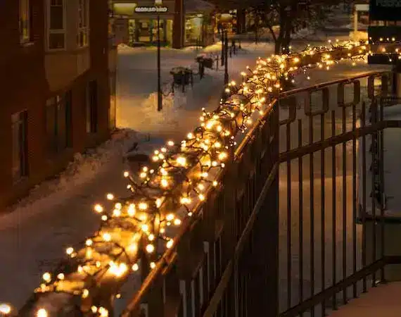inter-connectable cluster Christmas lights