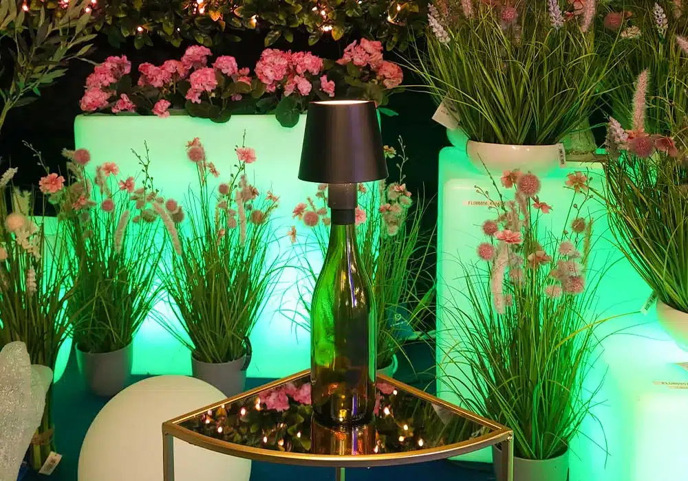 Bottle top outdoor rechargeable table lamp