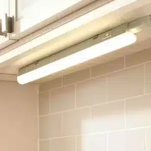 8W LED CCT T5 under cabinet batten light in kitchen