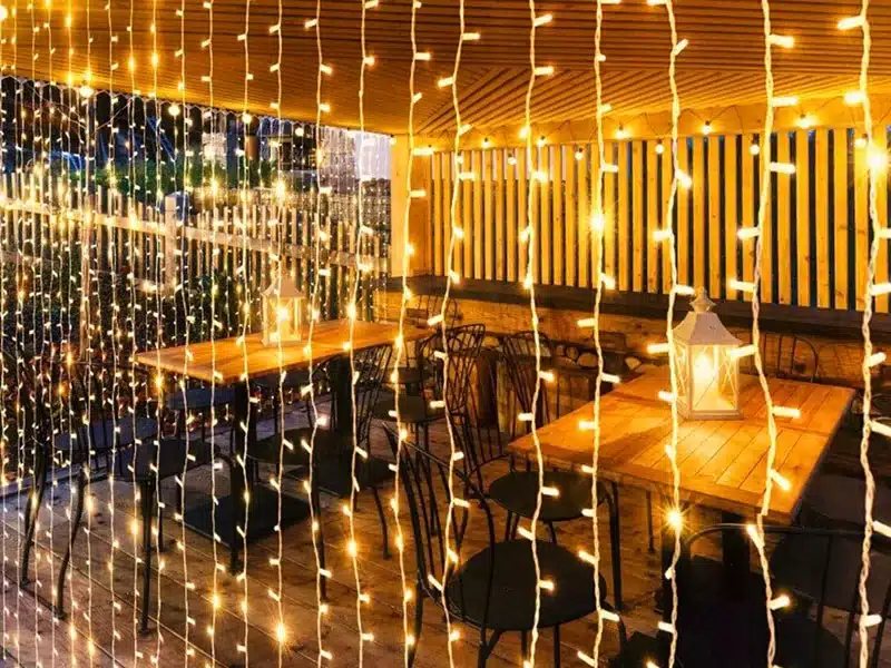 3M indoor connectable LED curtain lights ideal for walls, facades, wedding venues and retail spaces