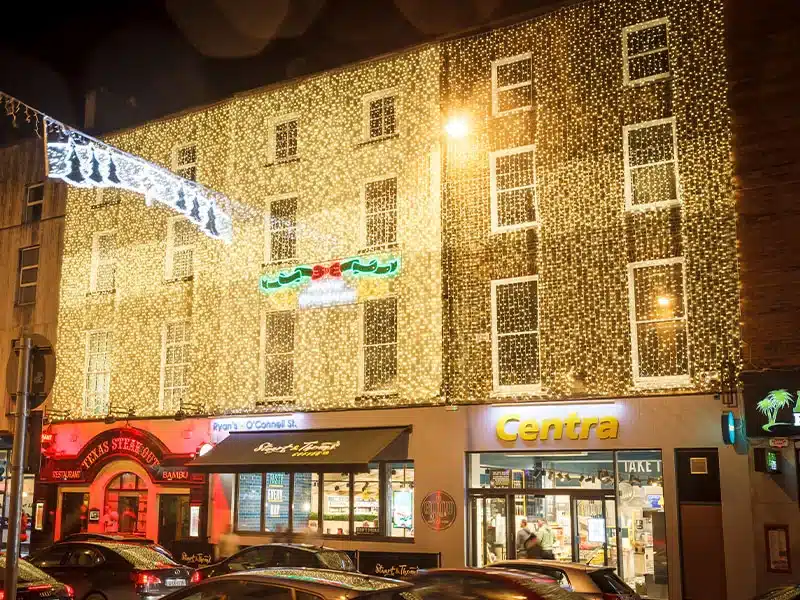 6M connectable curtain lights outdoor ideal for tall walls, shopfronts, wedding venues, building exteriors