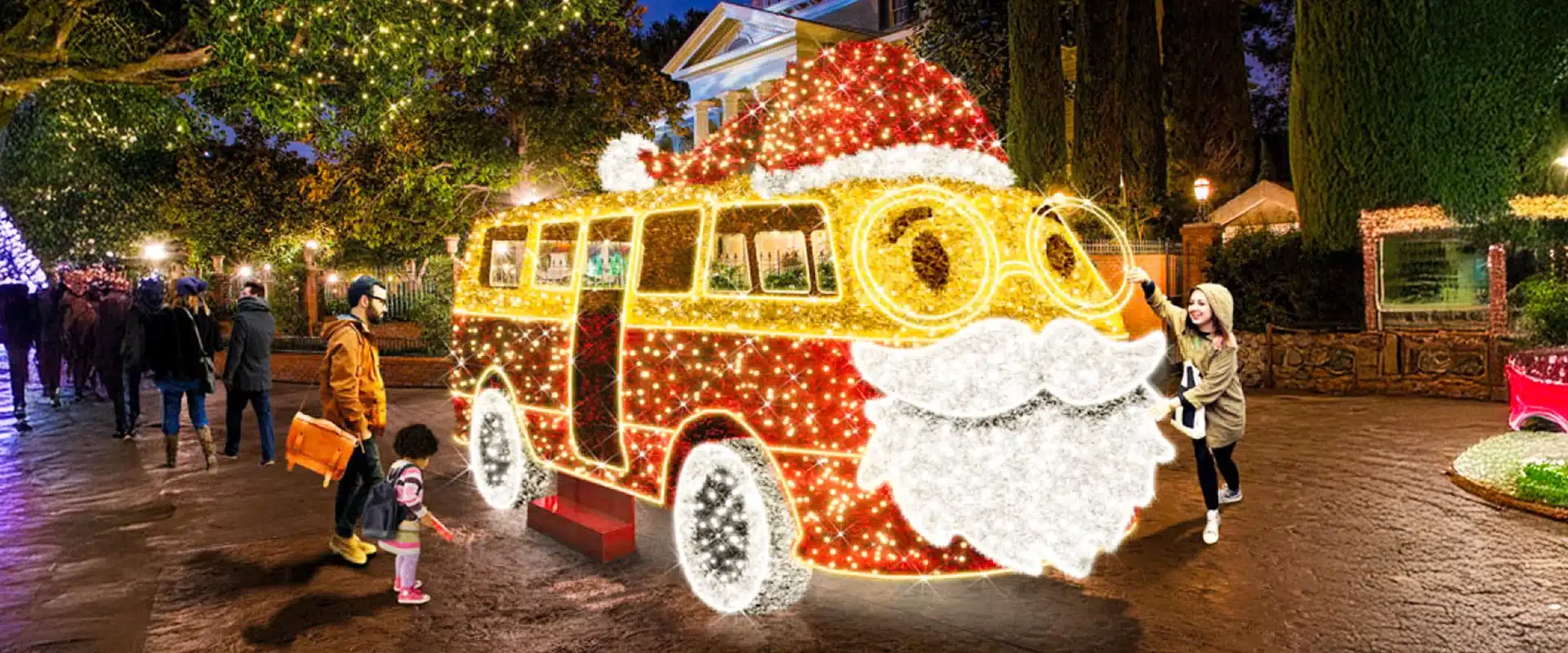 3D Santa bus commercial Christmas decoration featured image
